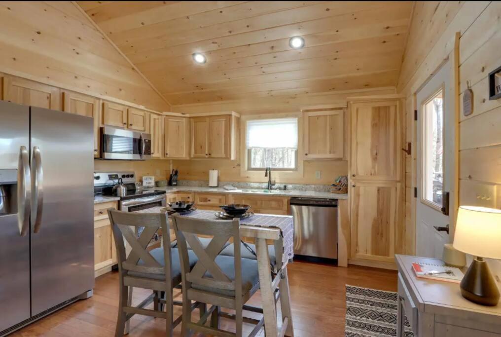 New Serene, Fun & Comfy Cabin- Covered Deck, Grill, Arcade Мерфи Экстерьер фото