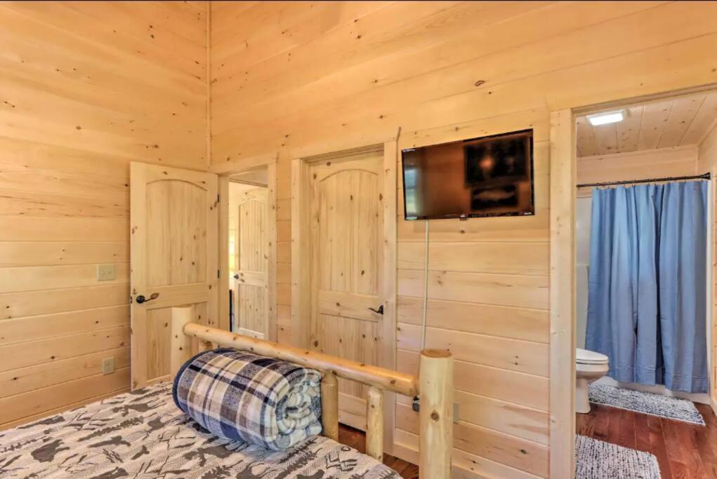 New Serene, Fun & Comfy Cabin- Covered Deck, Grill, Arcade Мерфи Экстерьер фото